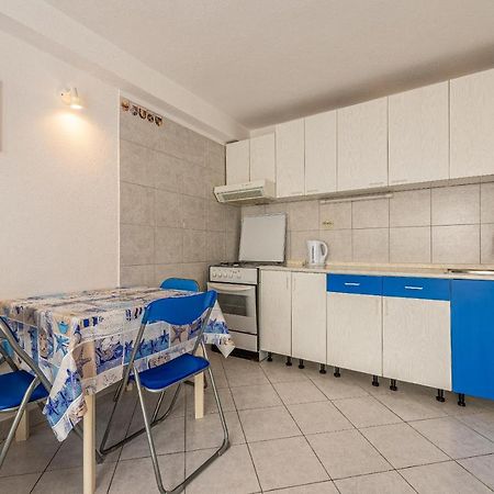 Apartment Bura Primošten Buitenkant foto